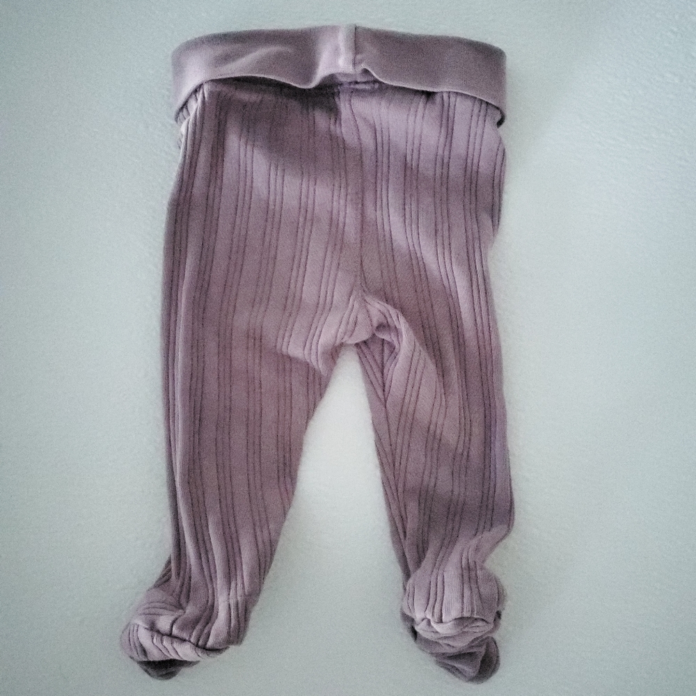 SOLD H&M 2 Piece One-piece & Footed Leggings Ribbed Bundle Baby Girls Newborn - Picture 6 of 7